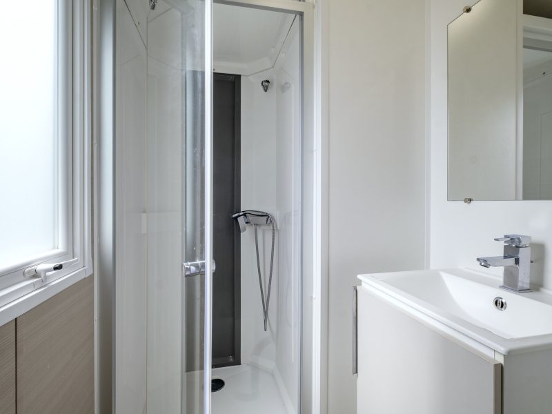 Location  GRAND CONFORT: Mobile-Home, 6 persons, 3 bedrooms, covered terrace au camping Le Suroit - 4