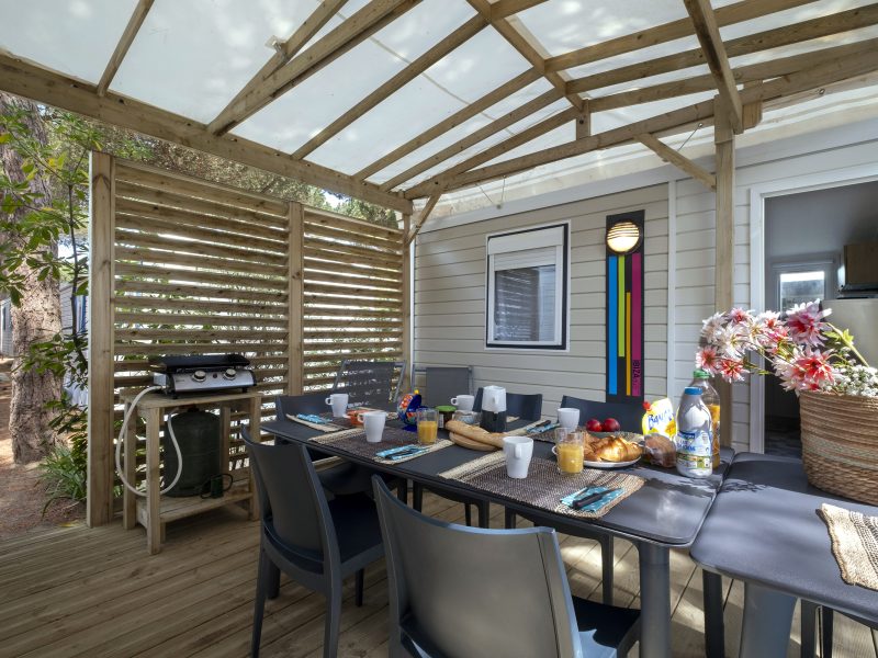 Location  ARCHIPEL : 8 personnes, 4 chambres (2 mobil-homes Îlots avec terrasse commune couverte) au camping Le Suroit - 1