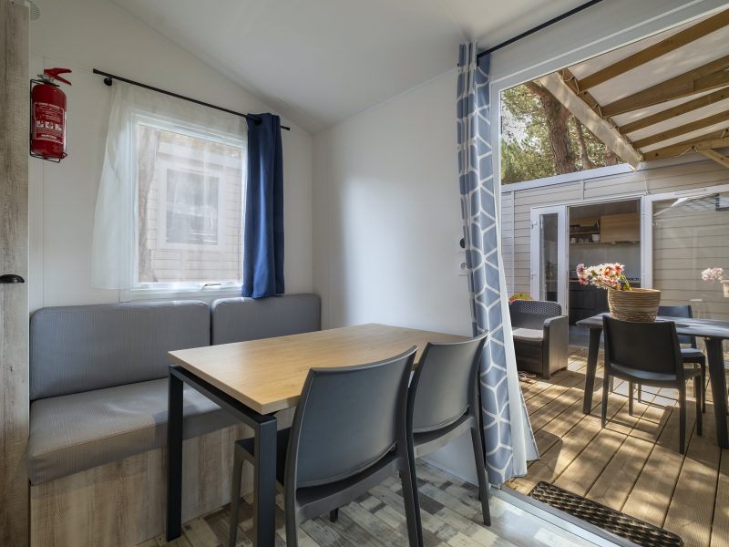 Location  ARCHIPEL : 8 personnes, 4 chambres (2 mobil-homes Îlots avec terrasse commune couverte) au camping Le Suroit - 3