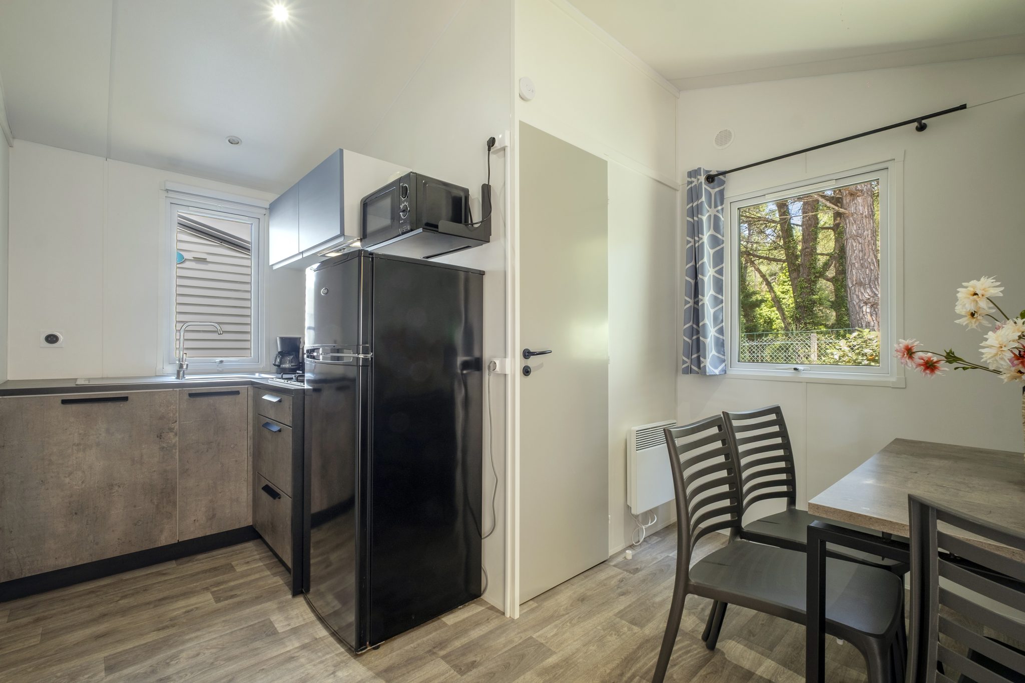 Location  GRAND CONFORT : Mobile-Home, 2 people, 1 bedroom, Covered wooden terrace au camping Le Suroit - 3