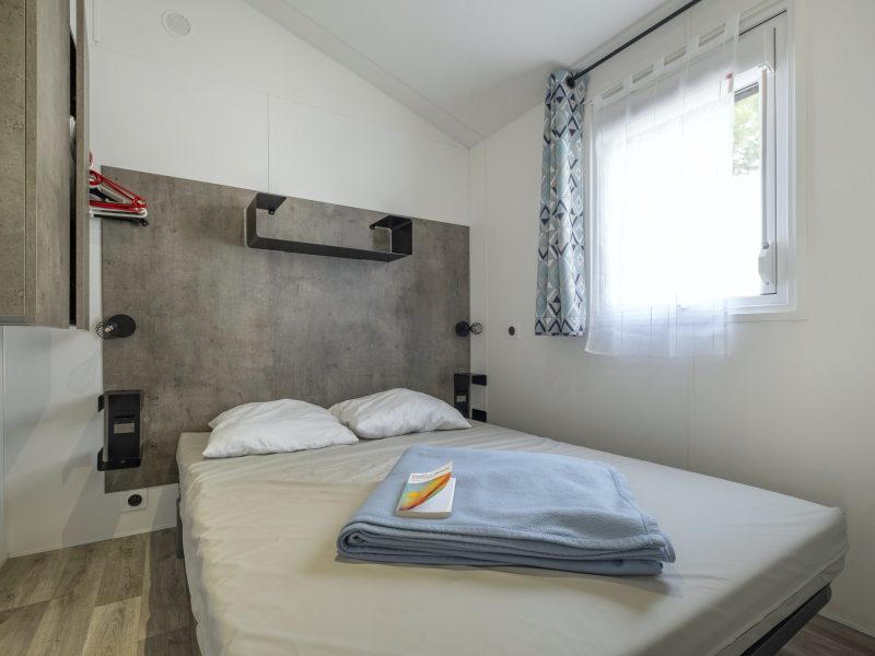 Location  GRAND CONFORT : Mobile-Home, 2 people, 1 bedroom, Covered wooden terrace au camping Le Suroit - 6