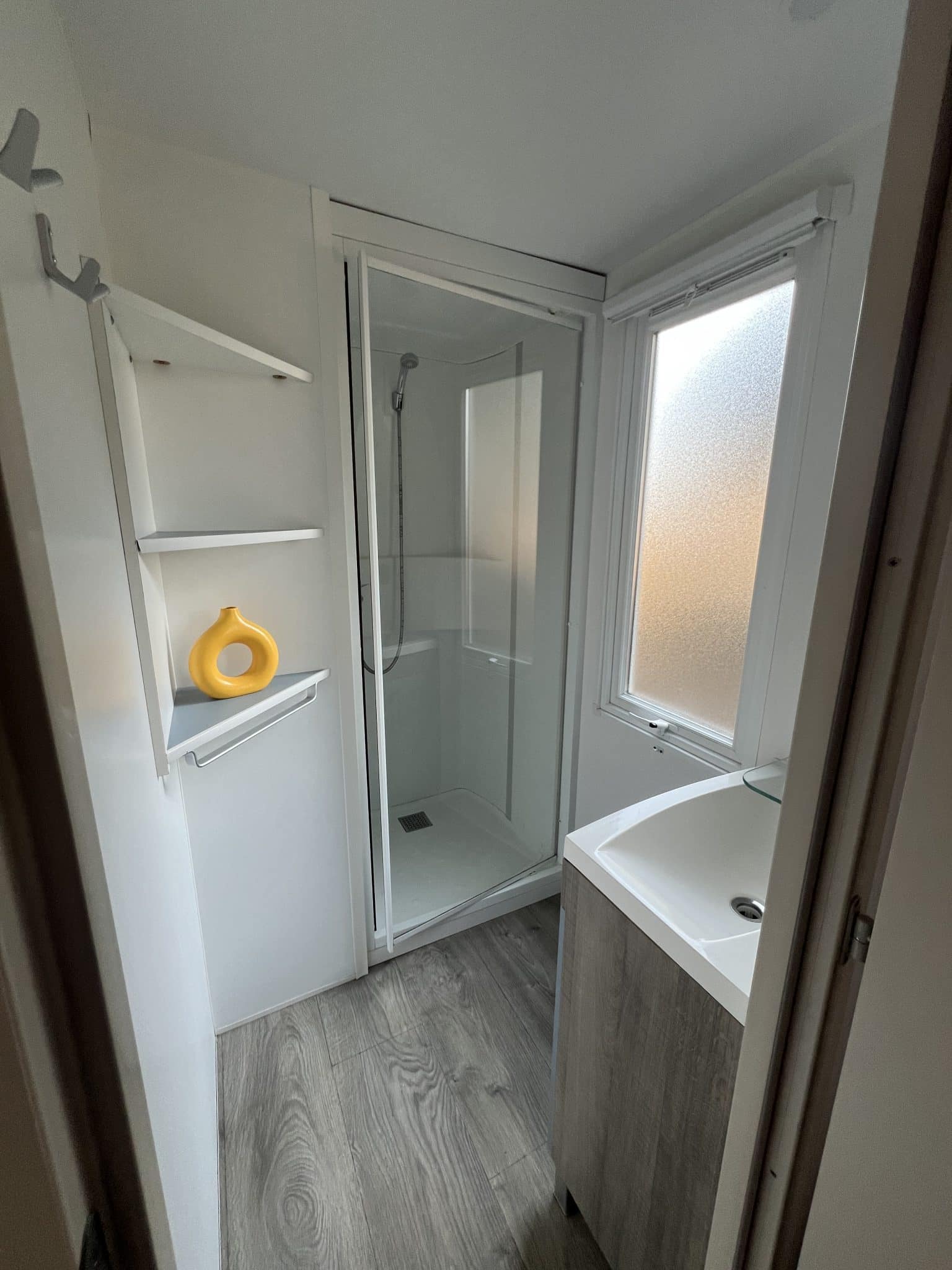 Location  GRAND CONFORT : Mobile-home, 4/6 personnes, 2 chambres, Terrasse couverte au camping Le Suroit - 5