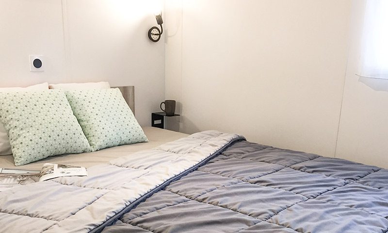 Location  QUARTIER : Mobil-Home TV, 5 personnes, 2 chambres, Terrasse Couverte au camping Le Suroit - 3