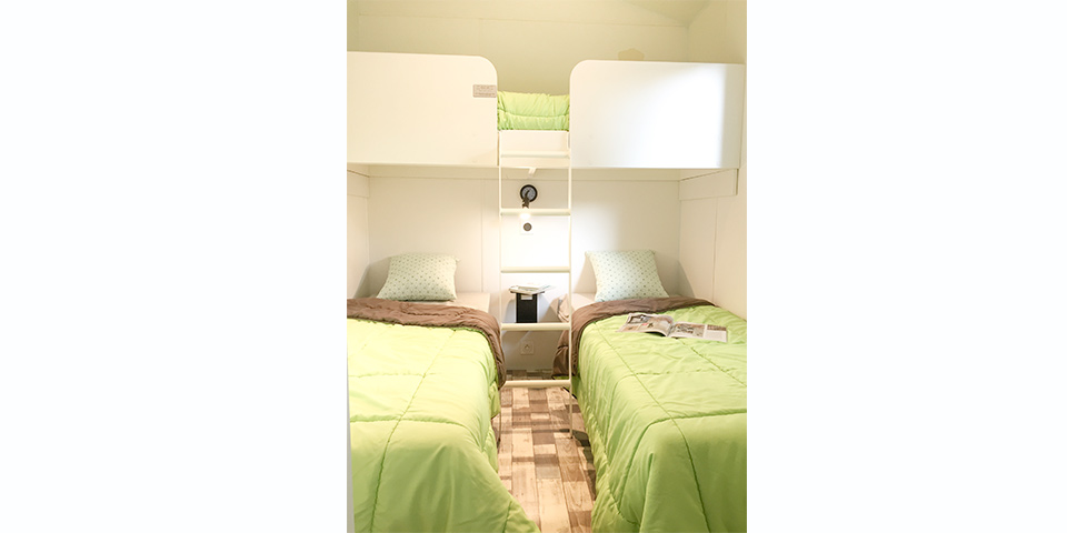 Location  PRIVILEGE: TV Mobile home, 5 people, 2 bedrooms, Covered terrace au camping Le Suroit - 4