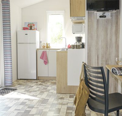 Location  QUARTIER : Mobil-Home TV, 5 personnes, 2 chambres, Terrasse Couverte au camping Le Suroit - 5