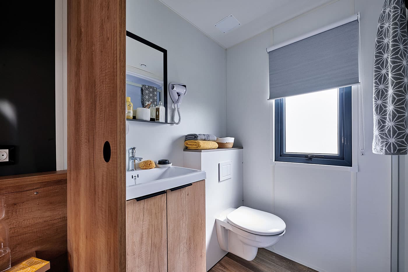 Location  PREMIUM : Mobil home TV, 4 personnes, 2 chambres, 2 salles de bain au camping Le Suroit - 4