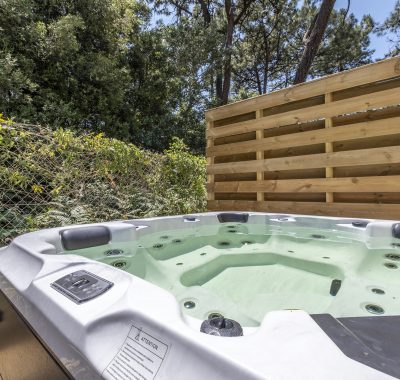 Location  La Villa Rhéa avec jacuzzi privatif : 4 chambres, 70m2, 2 salles de bains au camping Le Suroit - 3