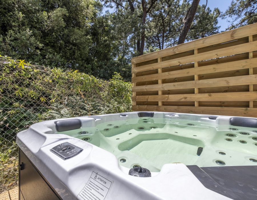Camping Suroit Réservez votre mobil home avec jacuzzi 0