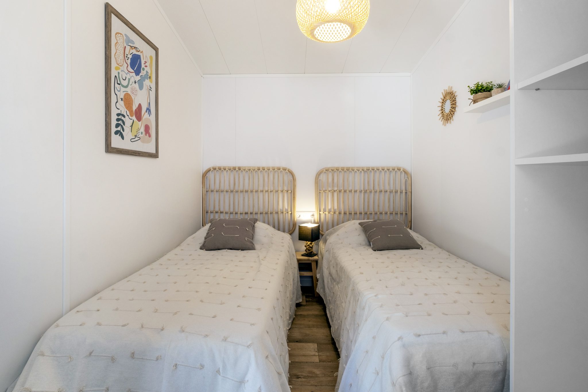 Location  Villa Rhéa with private jacuzzi : 4 bedrooms, 70m2, 2 bathrooms au camping Le Suroit - 9