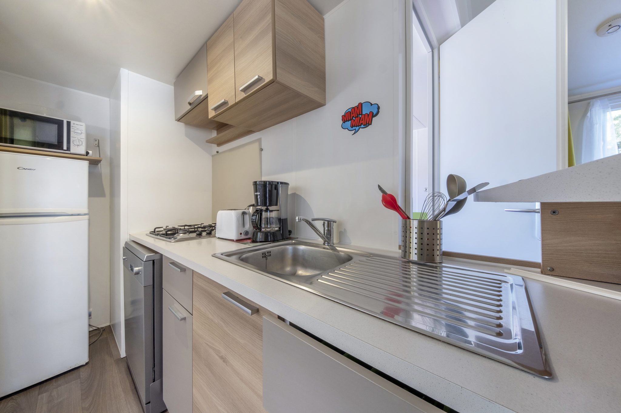 Location  ARCHIPEL : Salut les copains ! 12 personnes, 6 chambres (2 mobil homes Îlots avec terrasse commune couverte) au camping Le Suroit - 4