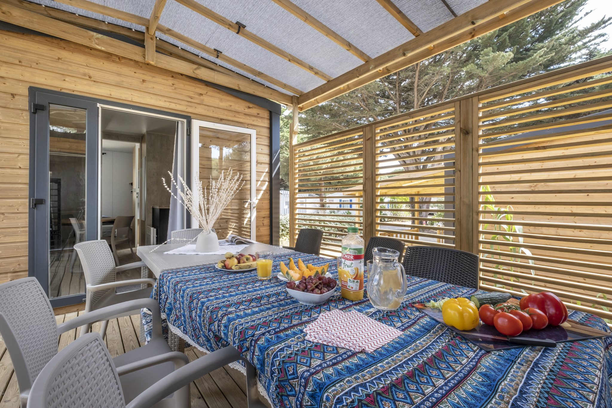 Location  ARCHIPEL : Mobile-Home 4 bedrooms 8 persons with air conditioning (2 Mobile-Homes islands with common covered terrace) au camping Le Suroit - 2