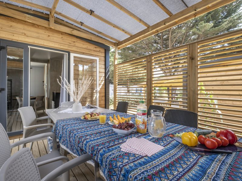 Location  ARCHIPEL : 8 personnes, 4chambres avec climatisation (2 Mobile-Homes îlots avec terrasse commune couverte) au camping Le Suroit - 2