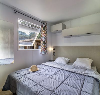 Location  ARCHIPEL : 8 personnes, 4chambres avec climatisation (2 Mobile-Homes îlots avec terrasse commune couverte) au camping Le Suroit - 4