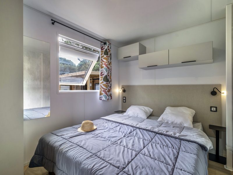 Location  ARCHIPEL : 8 personnes, 4chambres avec climatisation (2 Mobile-Homes îlots avec terrasse commune couverte) au camping Le Suroit - 4