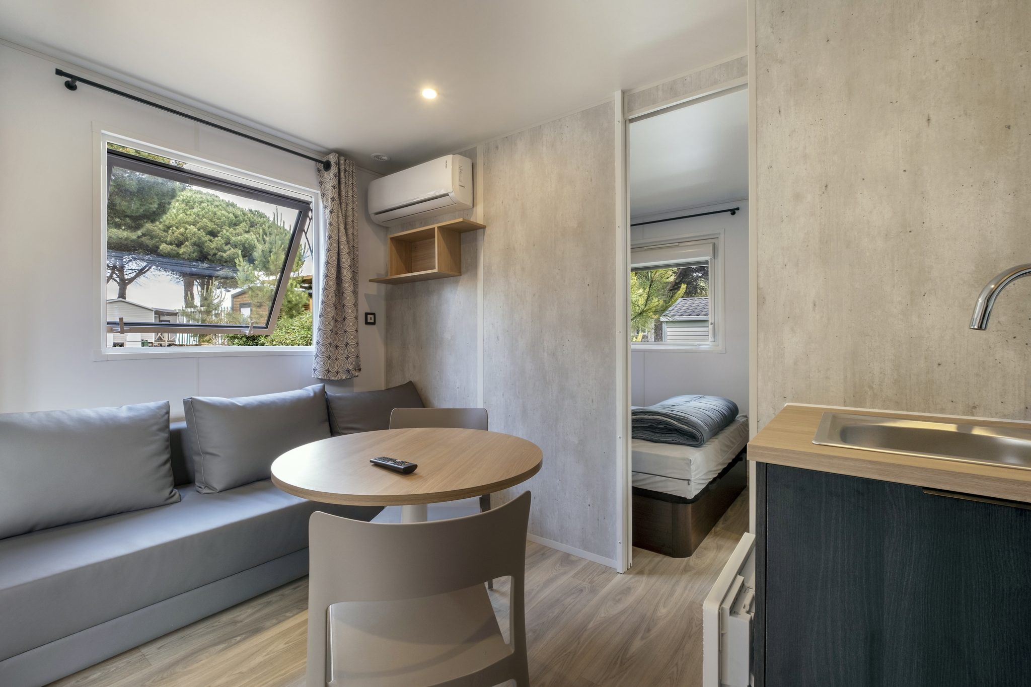 Location  ARCHIPEL : Mobile-Home 4 bedrooms 8 persons with air conditioning (2 Mobile-Homes islands with common covered terrace) au camping Le Suroit - 8