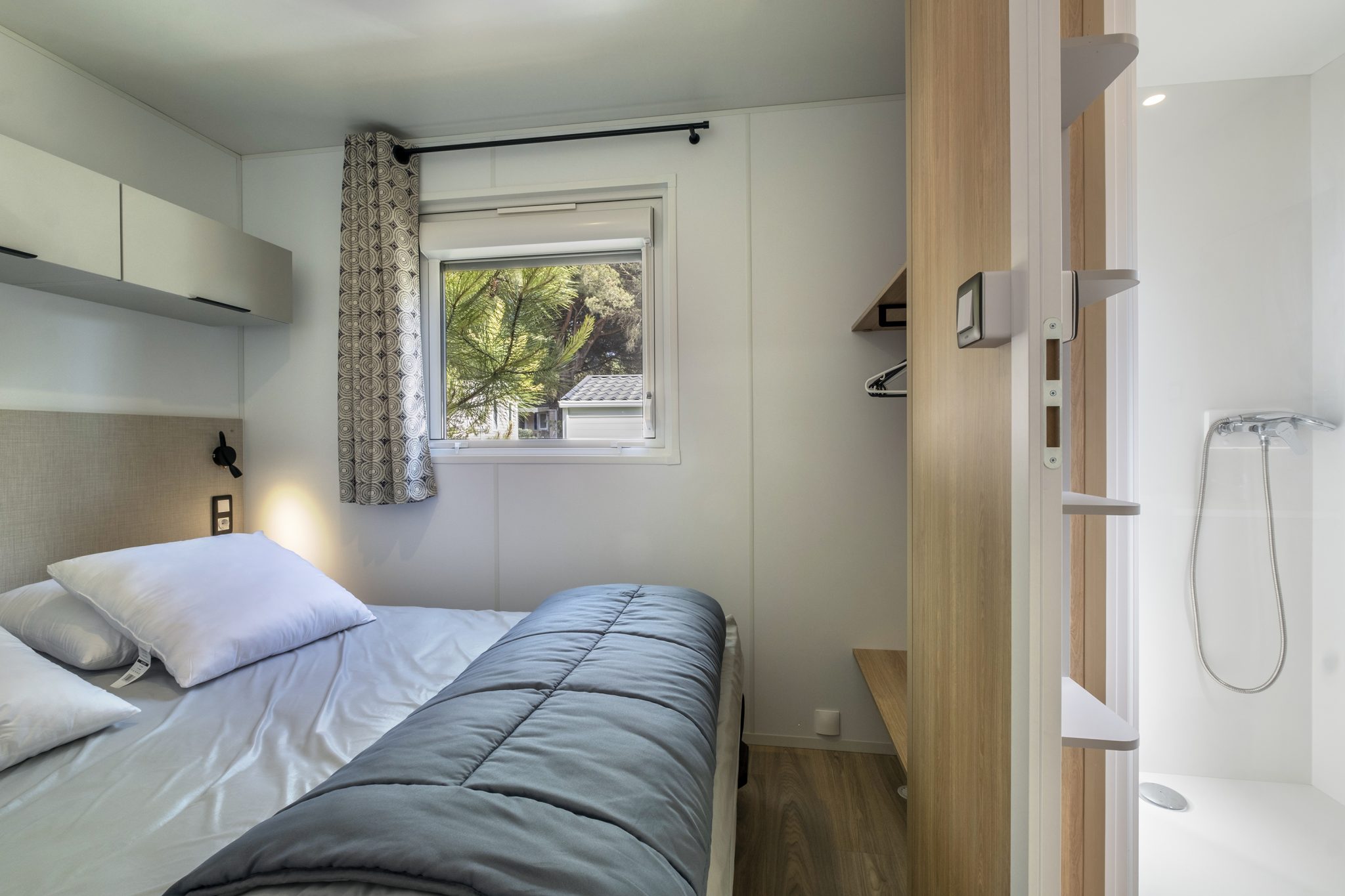 Location  ARCHIPEL : Mobile-Home 4 bedrooms 8 persons with air conditioning (2 Mobile-Homes islands with common covered terrace) au camping Le Suroit - 7
