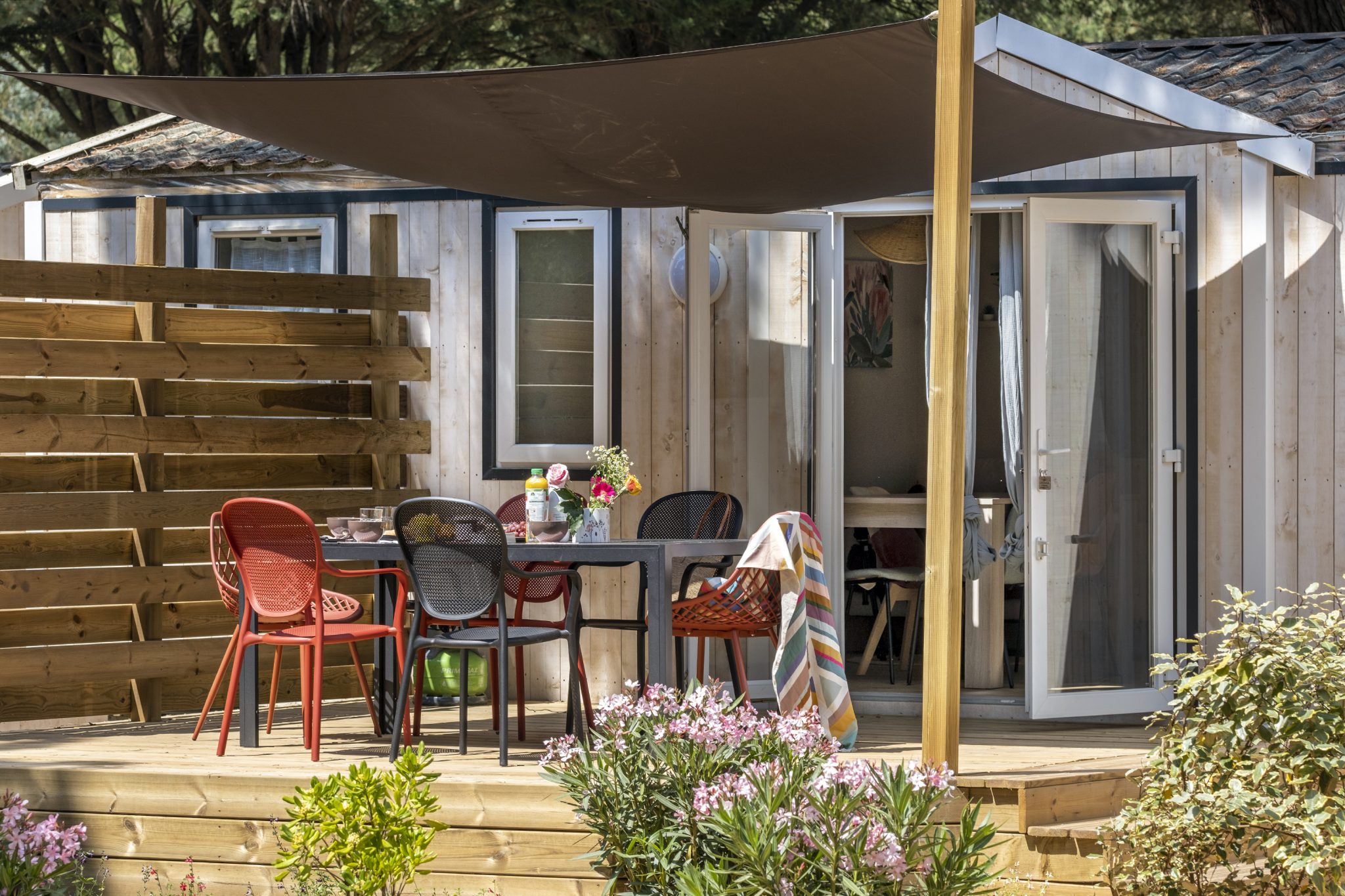 Location  RHETAISE : Cabane rhétaise 6 personnes, 3 chambres au camping Le Suroit - 2
