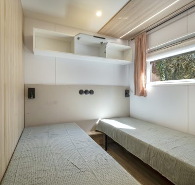 Location  PREMIUM : Mobil home TV, 6 personnes, 3 chambres, 2 salles de bain, Neuf au camping Le Suroit - 6