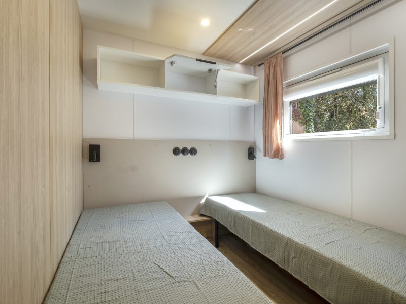 Location  PREMIUM : Mobil home TV, 6 personnes, 3 chambres, 2 salles de bain, Neuf au camping Le Suroit - 6