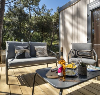Location  PREMIUM : Mobil home TV, 6 personnes, 3 chambres, 2 salles de bain, jacuzzi privatif, climatisation, Neuf au camping Le Suroit - 2