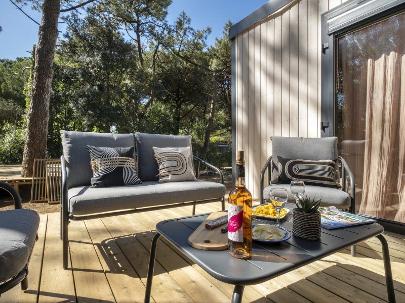 Location  PREMIUM : Mobil home TV, 6 personnes, 3 chambres, 2 salles de bain, jacuzzi privatif, climatisation, Neuf au camping Le Suroit - 2