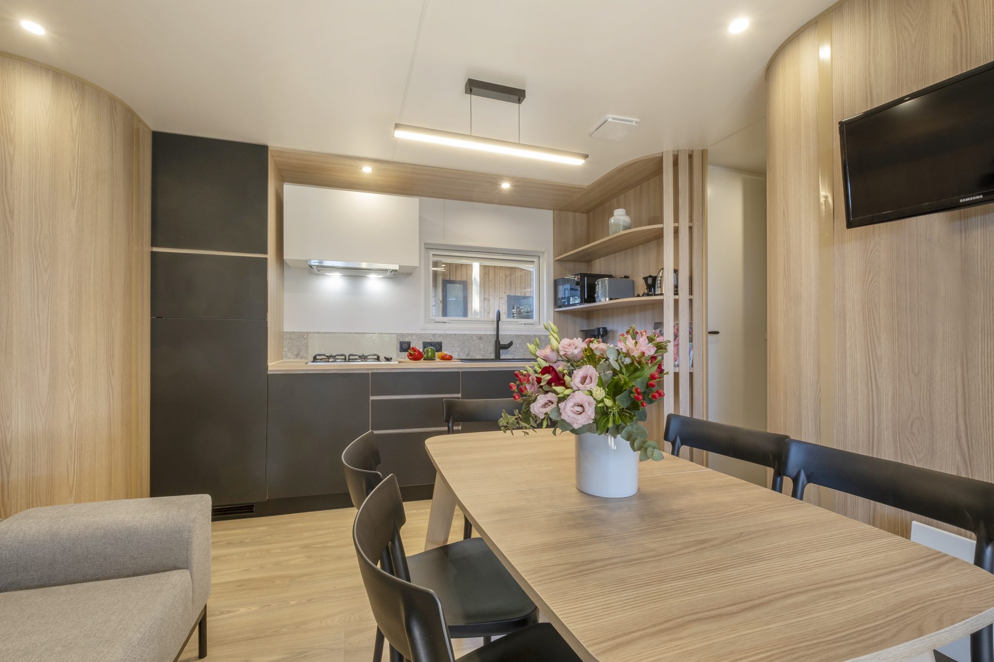 Location  PREMIUM : Mobil home TV, 6 personnes, 3 chambres, 2 salles de bain, Neuf au camping Le Suroit - 1