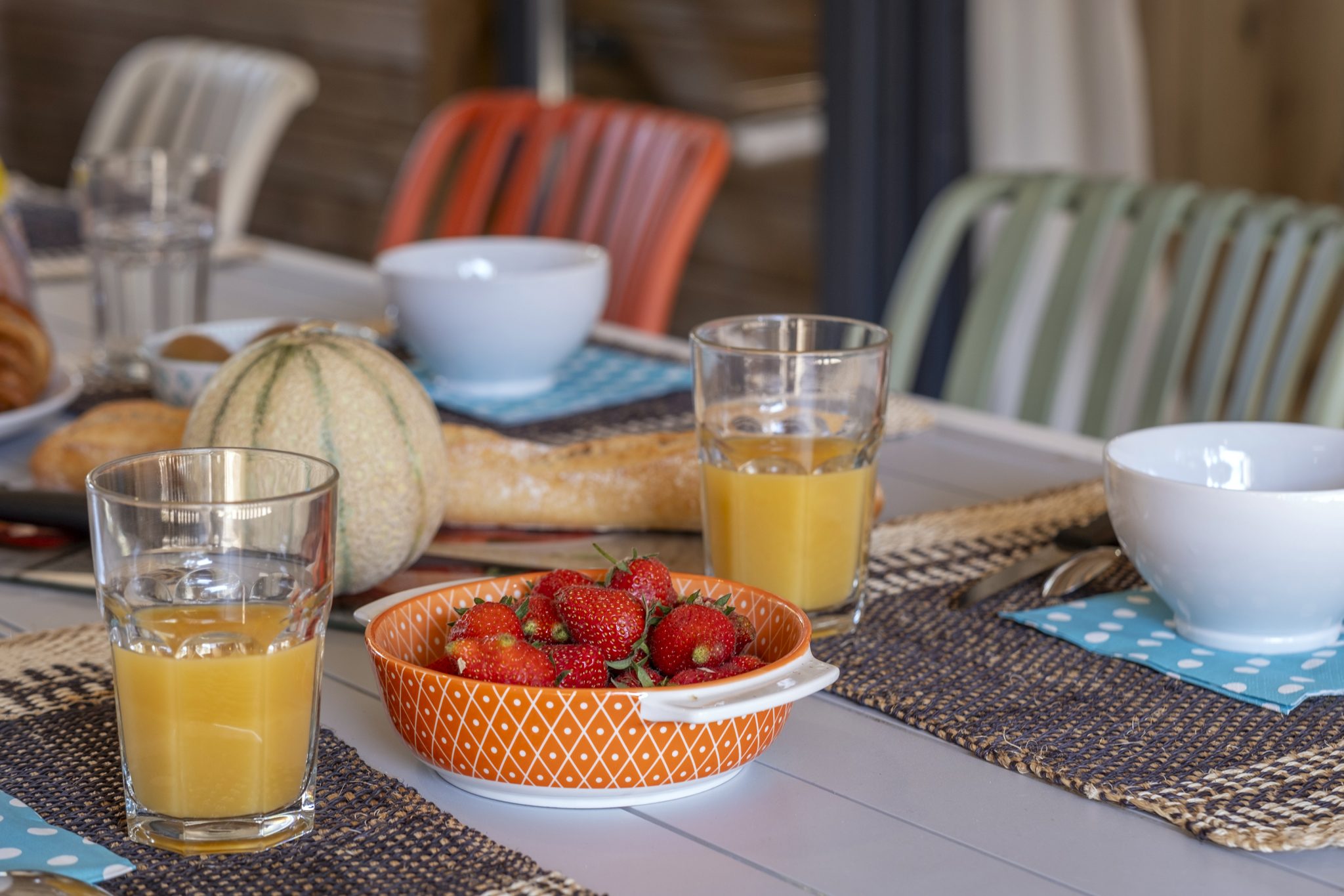 Location  Archipel: 14 people, 7bedrooms, private jacuzzi, air conditioning (2 Mobile-homes with a common shared terrace) au camping Le Suroit - 3