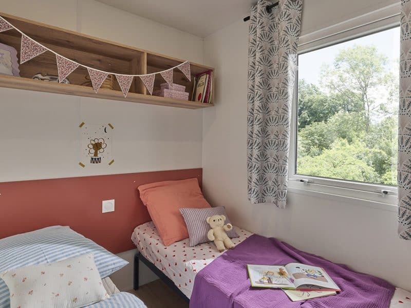 Location  Archipel: 14 people, 7bedrooms, private jacuzzi, air conditioning (2 Mobile-homes with a common shared terrace) au camping Le Suroit - 6