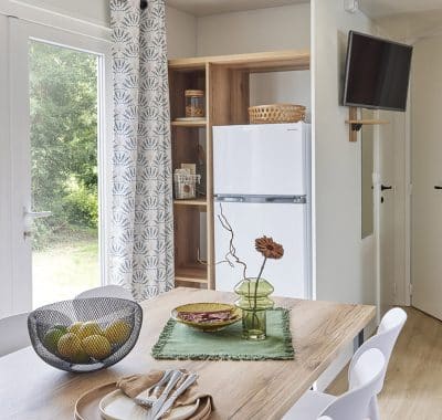 Location  Archipel: 14 people, 7bedrooms, private jacuzzi, air conditioning (2 Mobile-homes with a common shared terrace) au camping Le Suroit - 1