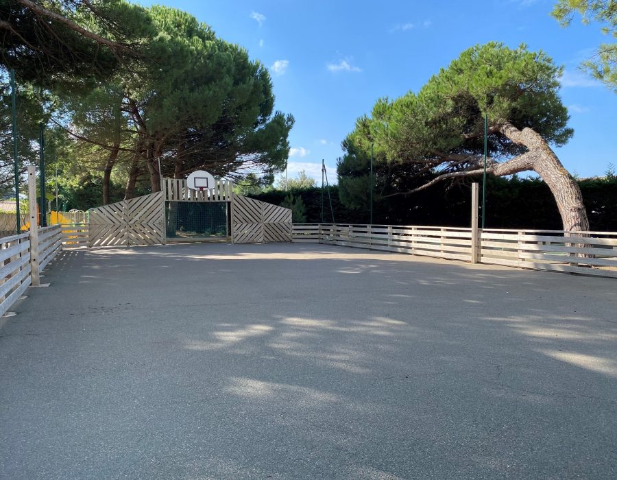 Camping Suroit The multi-sport field 0